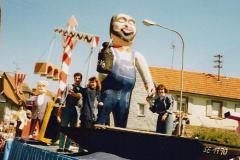 1990_04